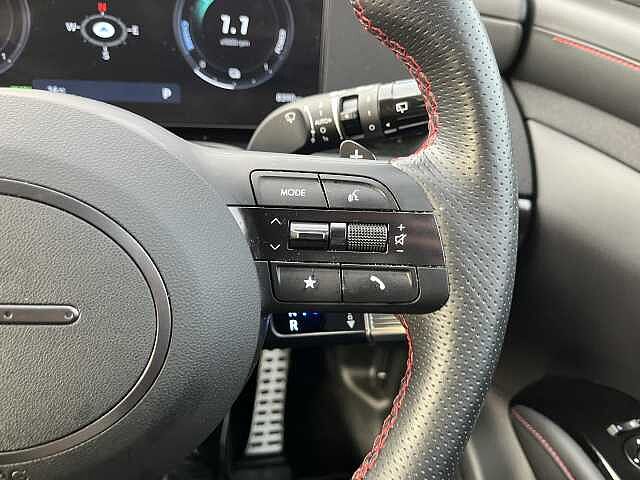 Hyundai TUCSON 1.6T Hybrid N Line 5dr Auto Red