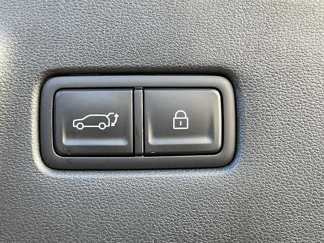 Hyundai SANTA FE 1.6 TGDi Hybrid Calligraphy 5dr 4WD Auto Green