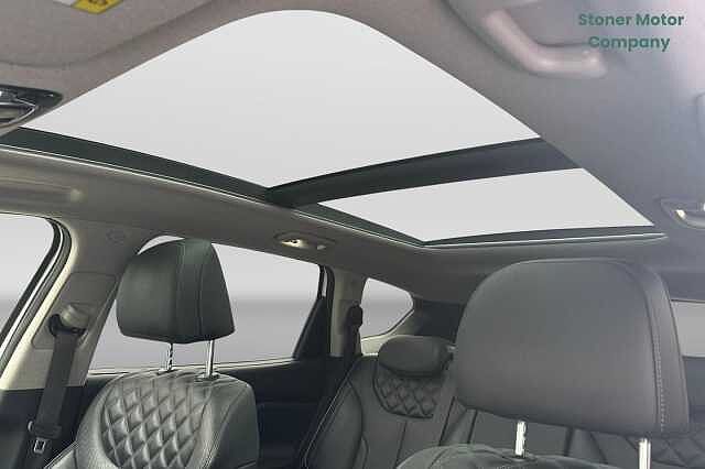 Hyundai SANTA FE 1.6 TGDi Plug-in Hybrid Ultimate 5dr 4WD Auto White