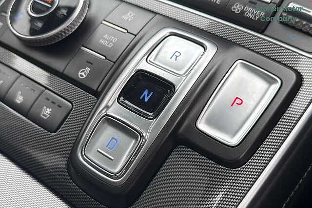 Hyundai SANTA FE 1.6 TGDi Plug-in Hybrid Ultimate 5dr 4WD Auto White