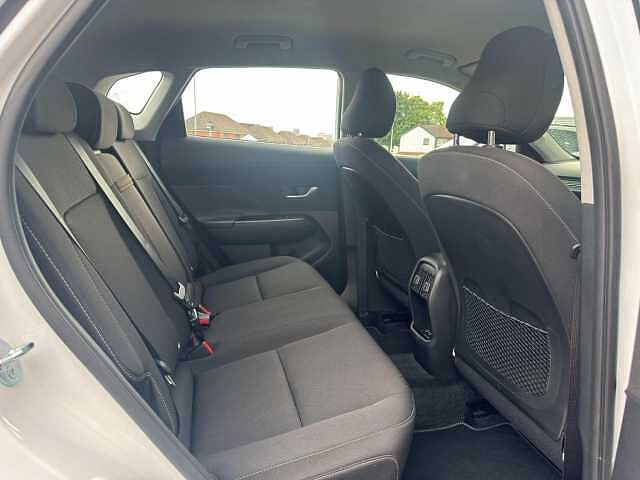 Hyundai KONA 1.6 T-GDi Advance DCT Euro 6 (s/s) 5dr White