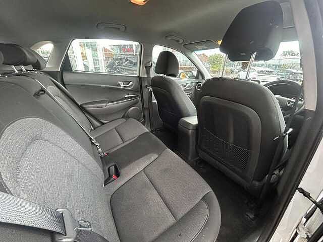 Hyundai KONA 39kWh SE Connect Auto 5dr (10.5kW Charger)