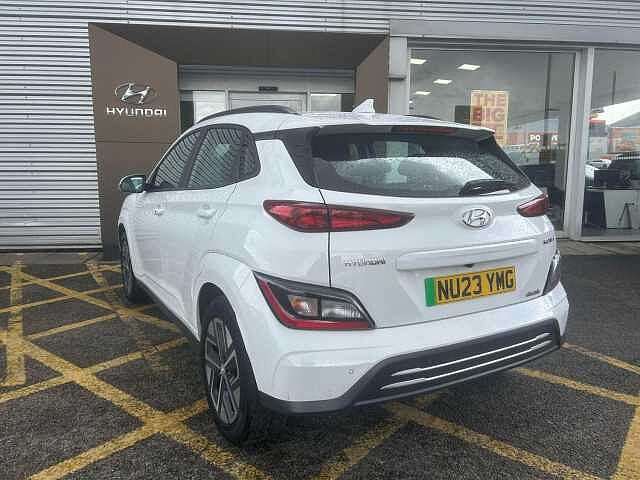 Hyundai KONA 39kWh SE Connect Auto 5dr (10.5kW Charger)