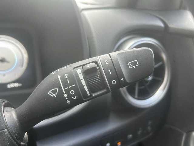 Hyundai KONA 39kWh SE Connect Auto 5dr (10.5kW Charger)