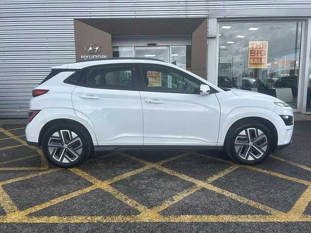 Hyundai KONA 39kWh SE Connect Auto 5dr (10.5kW Charger)