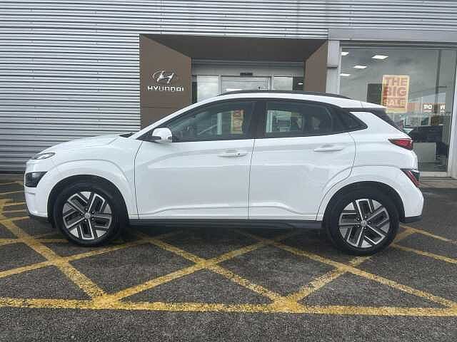 Hyundai KONA 39kWh SE Connect Auto 5dr (10.5kW Charger)