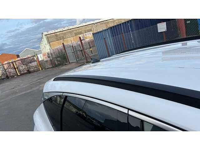 Hyundai TUCSON 1.6 TGDi Premium 5dr 2WD White