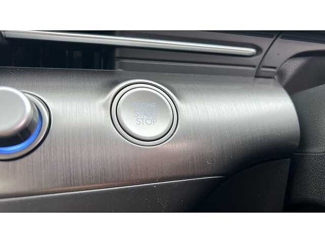 Hyundai KONA 1.6 Hybrid 129 Ultimate 5dr DCT White