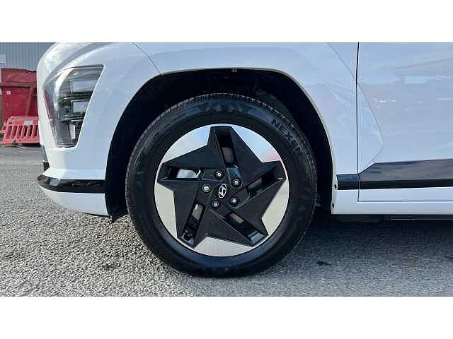 Hyundai KONA 160kW Advance 65kWh 5dr Auto White