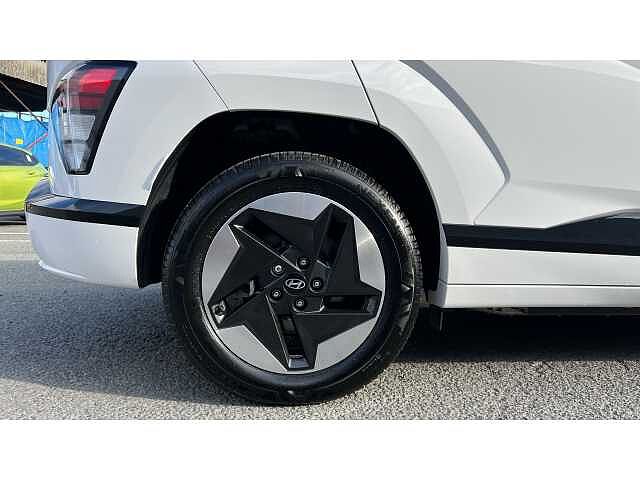 Hyundai KONA 160kW Advance 65kWh 5dr Auto White