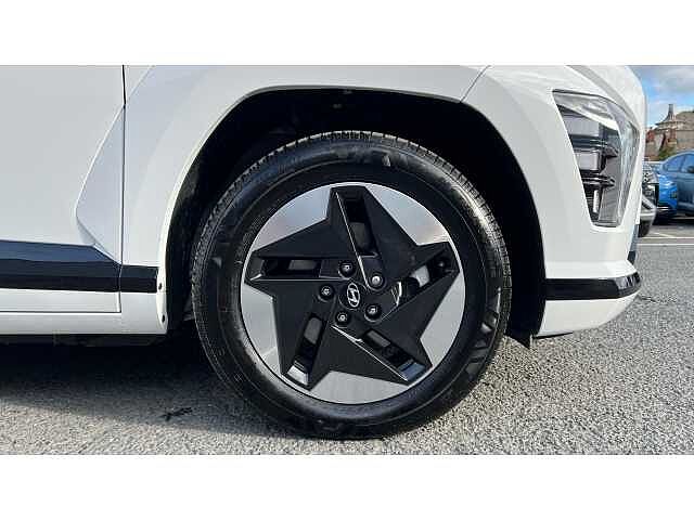 Hyundai KONA 160kW Advance 65kWh 5dr Auto White