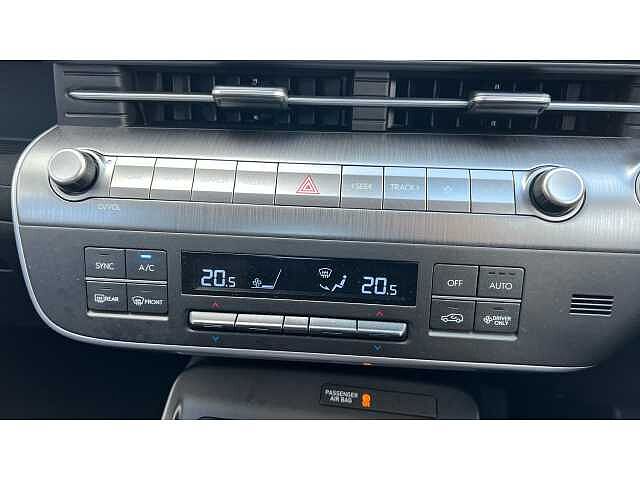 Hyundai KONA 160kW Advance 65kWh 5dr Auto White