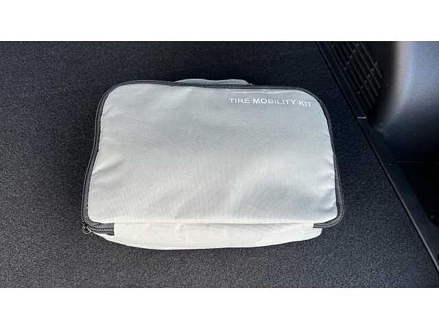 Hyundai KONA 160kW Advance 65kWh 5dr Auto White