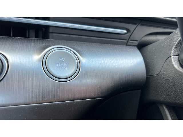 Hyundai KONA 160kW Advance 65kWh 5dr Auto White