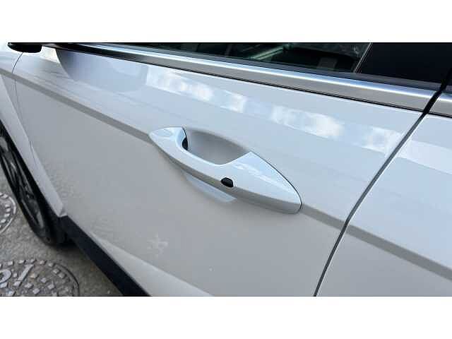 Hyundai KONA 160kW Advance 65kWh 5dr Auto White