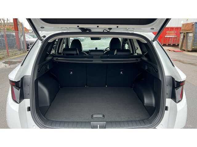 Hyundai TUCSON Tucson 1.6T Hybrid 215ps Ultimate AU Atlas White