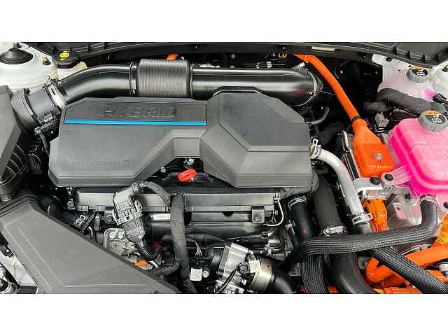 Hyundai TUCSON Tucson 1.6T Hybrid 215ps Ultimate AU Atlas White