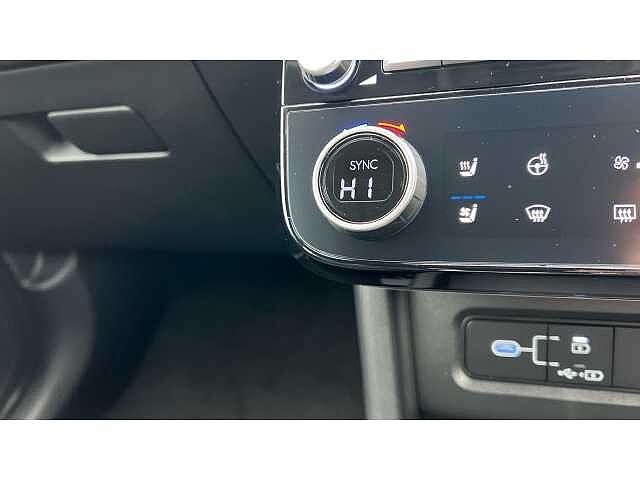 Hyundai TUCSON Tucson 1.6T Hybrid 215ps Ultimate AU Atlas White