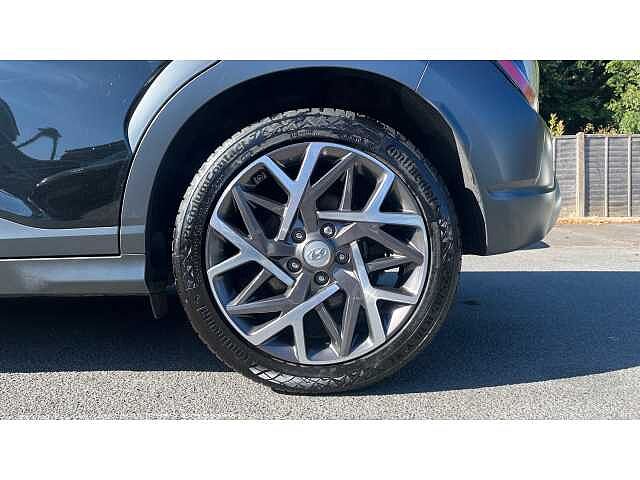 Hyundai KONA 1.6 GDi Hybrid Ultimate 5dr DCT BLACK