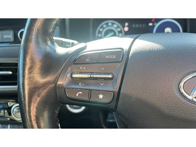 Hyundai KONA 1.6 GDi Hybrid Ultimate 5dr DCT BLACK