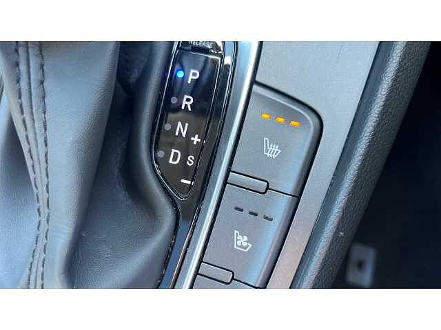 Hyundai KONA 1.6 GDi Hybrid Ultimate 5dr DCT BLACK