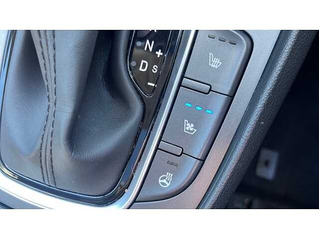 Hyundai KONA 1.6 GDi Hybrid Ultimate 5dr DCT BLACK