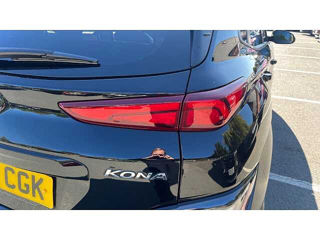 Hyundai KONA 1.6 GDi Hybrid Ultimate 5dr DCT BLACK