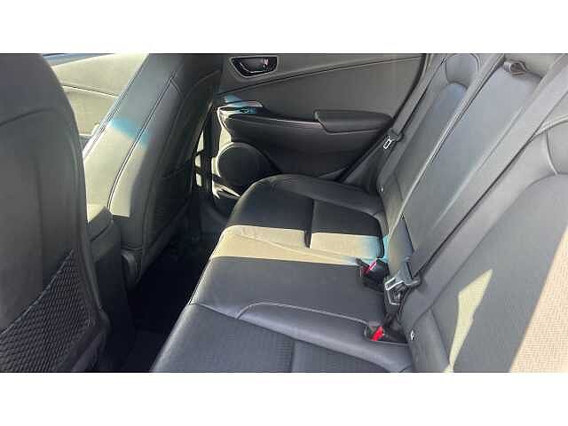 Hyundai KONA 1.6 GDi Hybrid Premium SE 5dr DCT Chalk White