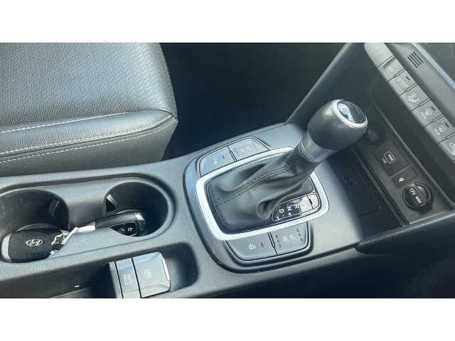 Hyundai KONA 1.6 GDi Hybrid Premium SE 5dr DCT Chalk White