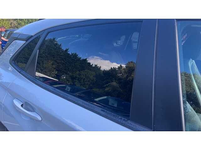 Hyundai KONA 1.6 GDi Hybrid Premium SE 5dr DCT Chalk White