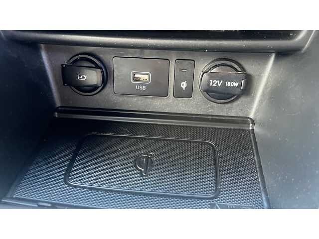 Hyundai KONA 1.6 GDi Hybrid Premium SE 5dr DCT Chalk White