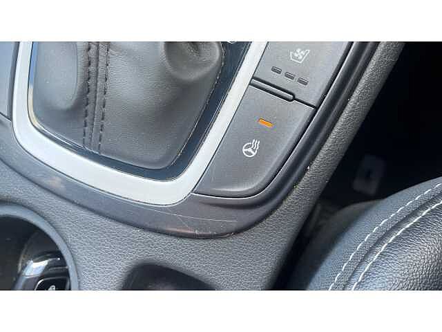 Hyundai KONA 1.6 GDi Hybrid Premium SE 5dr DCT Chalk White