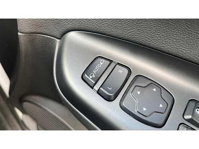 Hyundai KONA 1.6 GDi Hybrid Premium SE 5dr DCT Chalk White