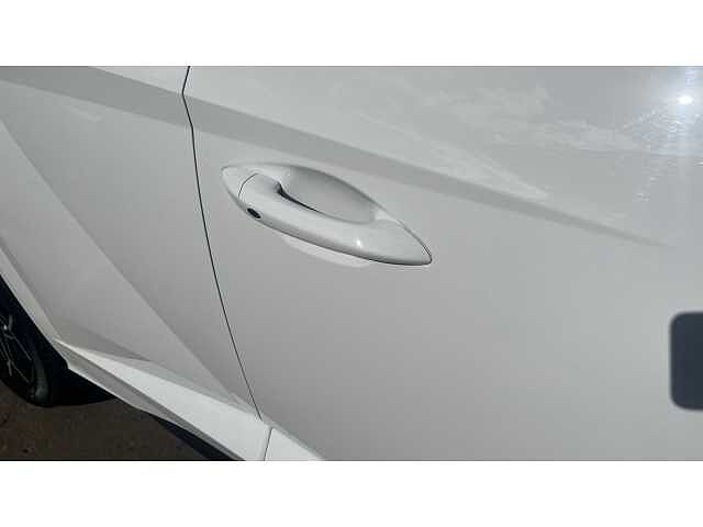 Hyundai TUCSON 1.6 TGDi Hybrid 230 N Line S 5dr 2WD Auto Atlas White