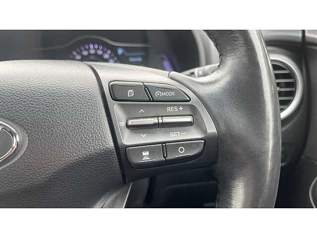 Hyundai KONA 150kW Premium SE 64kWh 5dr Auto White