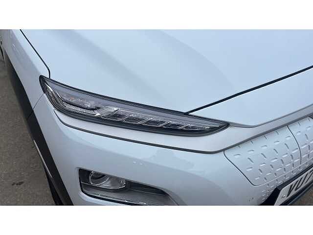 Hyundai KONA 150kW Premium SE 64kWh 5dr Auto White