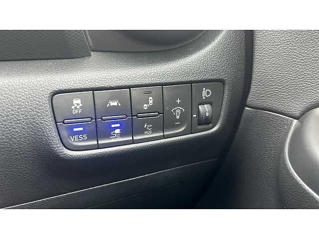 Hyundai KONA 150kW Premium SE 64kWh 5dr Auto White