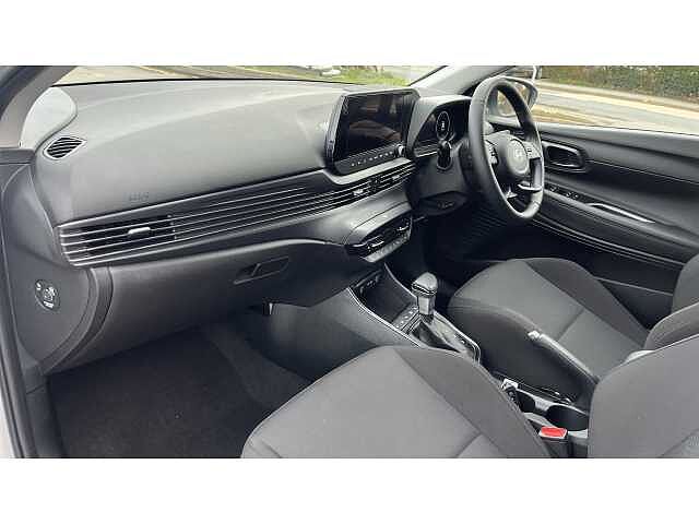 Hyundai I20 i20 5Dr HAT 1.0 T-gdi 100ps Premium DCT Atlas White