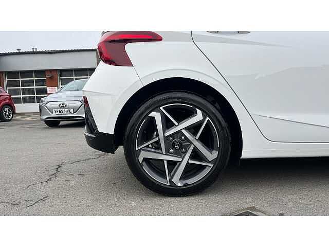 Hyundai I20 i20 5Dr HAT 1.0 T-gdi 100ps Premium DCT Atlas White