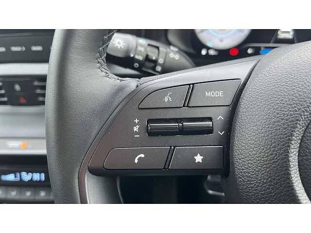 Hyundai I20 i20 5Dr HAT 1.0 T-gdi 100ps Premium DCT Atlas White