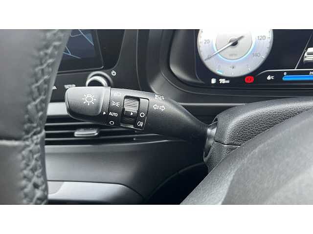 Hyundai I20 i20 5Dr HAT 1.0 T-gdi 100ps Premium DCT Atlas White