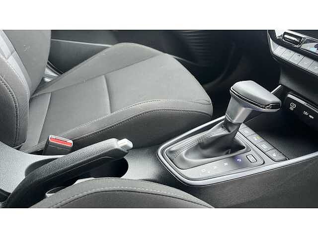 Hyundai I20 i20 5Dr HAT 1.0 T-gdi 100ps Premium DCT Atlas White