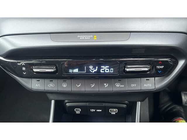 Hyundai I20 i20 5Dr HAT 1.0 T-gdi 100ps Premium DCT Atlas White