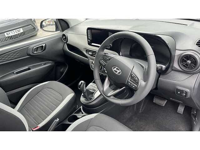 Hyundai I10 i10 5Dr HAT 1.0 MPi 63ps Advance NAV AU Vibrant Blue