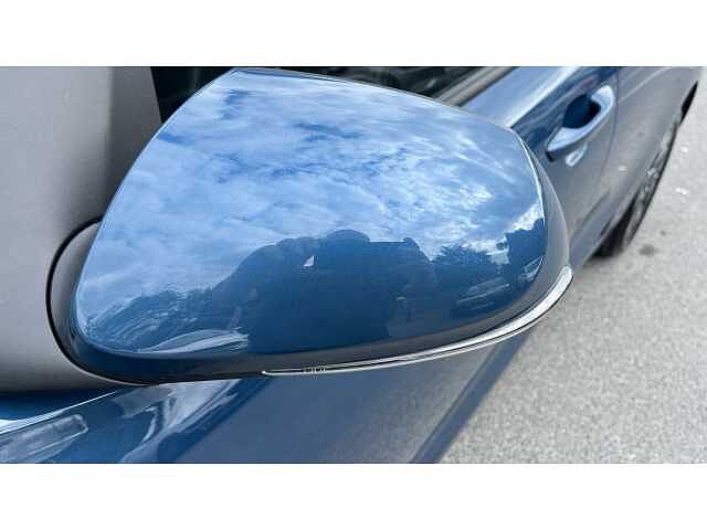 Hyundai I10 i10 5Dr HAT 1.0 MPi 63ps Advance NAV AU Vibrant Blue