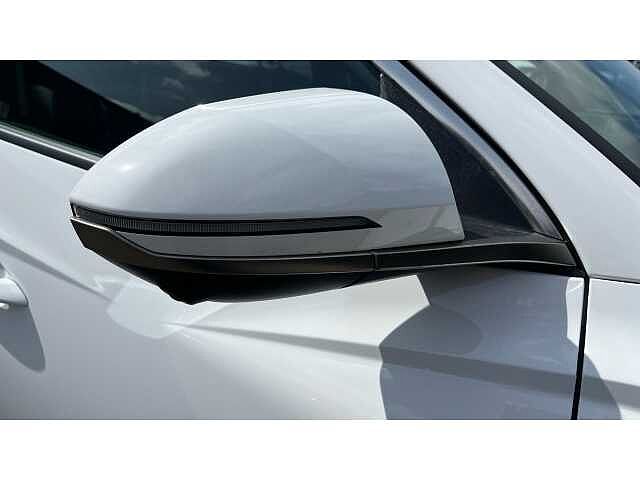 Hyundai TUCSON TUCSON 1.6T 239 Hybrid Ultimate 5dr Auto White