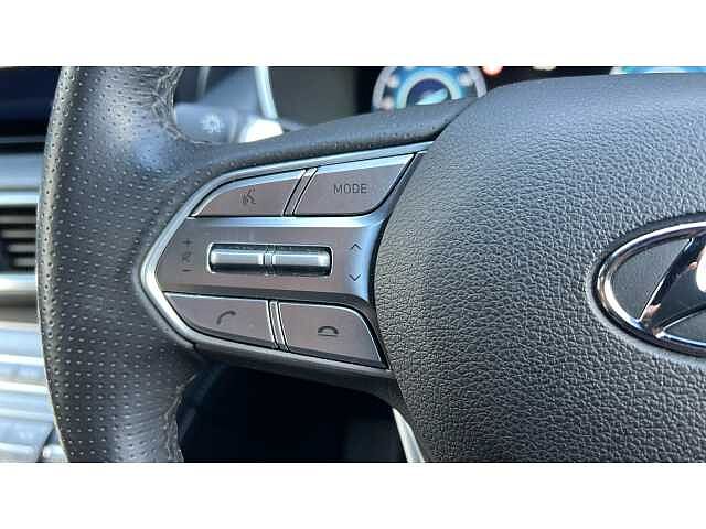 Hyundai SANTA FE SANTA FE 1.6 TGDi Plug-in Hybrid Ultimate 5dr 4WD Auto BLACK