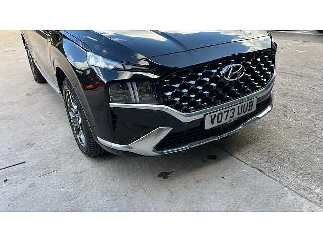 Hyundai SANTA FE SANTA FE 1.6 TGDi Plug-in Hybrid Ultimate 5dr 4WD Auto BLACK