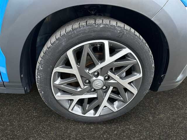 Hyundai KONA 1.6 GDi Hybrid Premium 5dr DCT lagoon blue