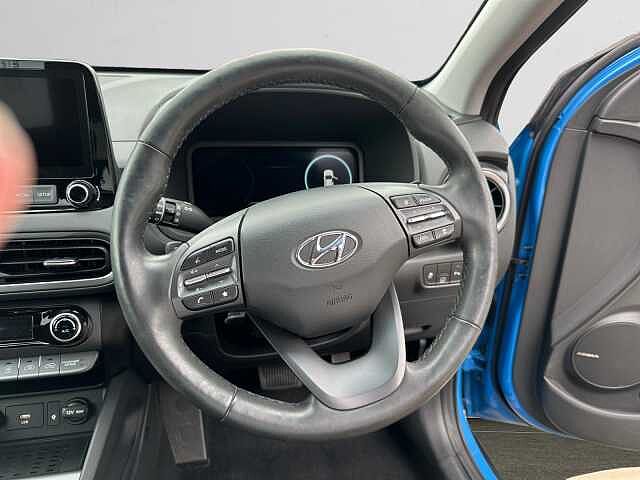 Hyundai KONA 1.6 GDi Hybrid Premium 5dr DCT lagoon blue